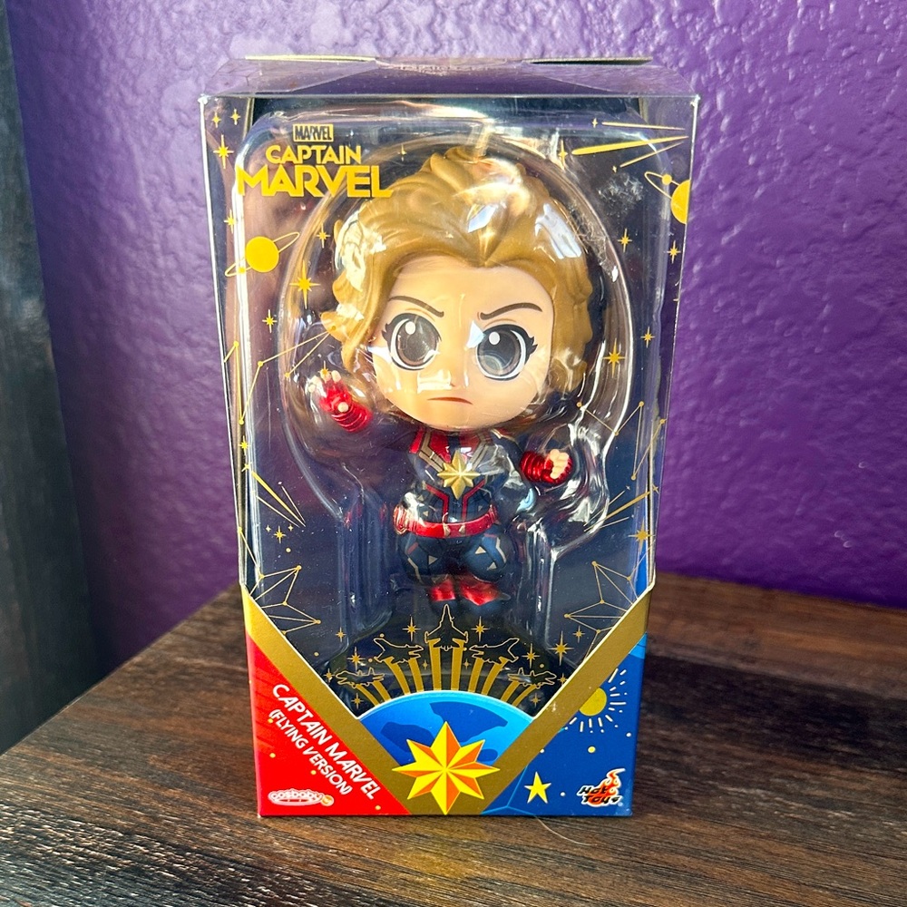 Hot Toys Captain Marvel Cosbaby Bobble-Head figure